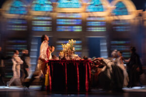 Choreografie von Sidi Larbi Cherkaoui
mit Musik von Johann Strauss
