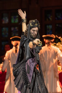 Choreografie von Sidi Larbi Cherkaoui
mit Musik von Johann Strauss