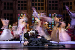 Choreografie von Sidi Larbi Cherkaoui
mit Musik von Johann Strauss