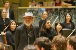 Walzersymphonie - KI Forschung trifft auf Johann Strauss / Mit Roland Neuwirth, Johannes Kalitzke, Bruckner Orchester Linz im Musikverein Wien 