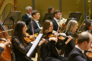 Walzersymphonie - KI Forschung trifft auf Johann Strauss / Mit Roland Neuwirth, Johannes Kalitzke, Bruckner Orchester Linz im Musikverein Wien 