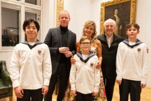 Hommage an Johann Strauss im Musikverein mit Anne-Sophie Mutter, Manfred Honeck, Max Richter, John Williams, Wiener Symphoniker und den Wiener Sängerknaben