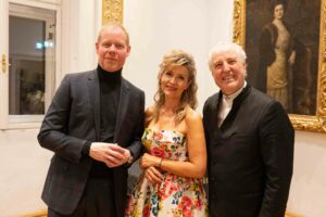 Hommage an Johann Strauss im Musikverein mit Anne-Sophie Mutter, Manfred Honeck, Max Richter, John Williams, Wiener Symphoniker und den Wiener Sängerknaben